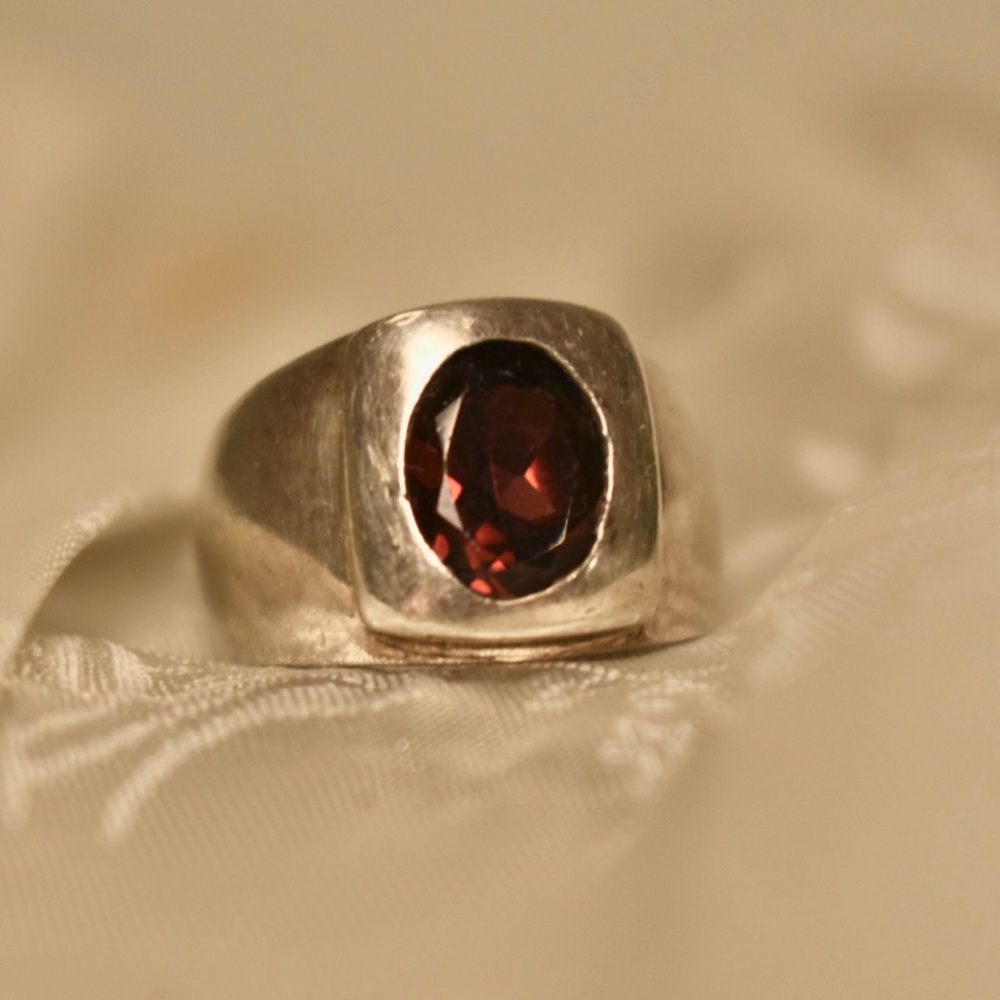 Silver 9.7g Ring, size 5.5